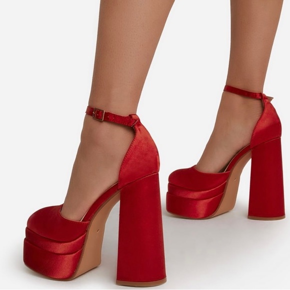 Red platforms - Picture 2 of 5